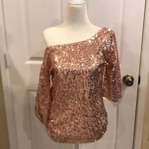 Sequin rose gold of shoulder top in size S/M